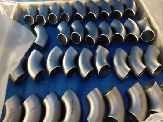 grau ASME limpado com jato de areia cotovelo B16.9 do aço carbono 90 de 3.91mm 180 graus