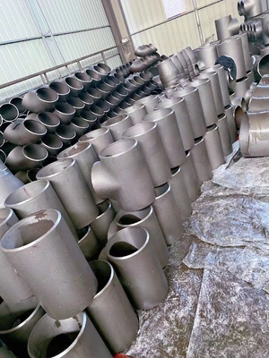 T de aço inoxidável Sch40 Sch80 50mm de ASTM A234 100mm 1000mm que limpam com jato de areia
