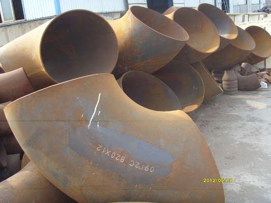 A pintura preta suave do aço 22mm dos cotovelos da solda de DN820*12mm lustrou